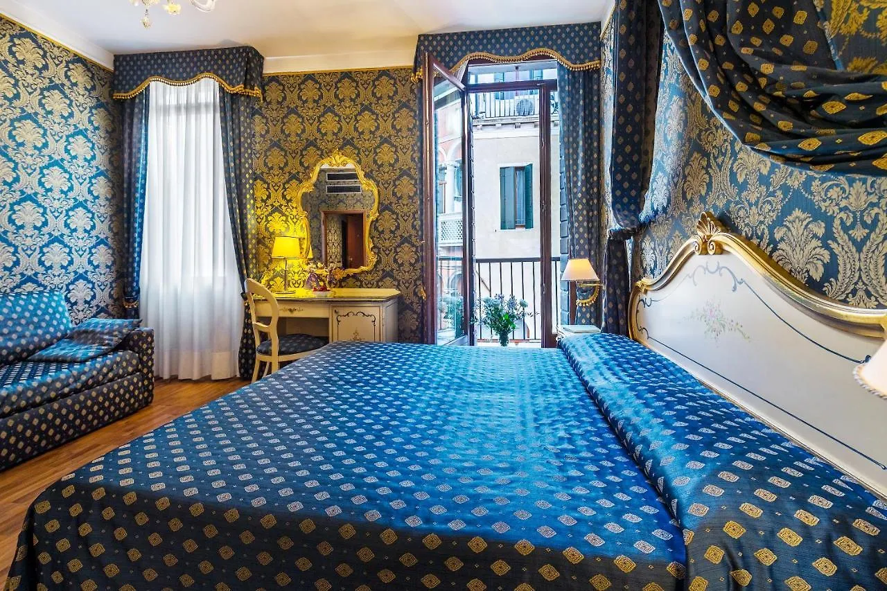 Al Gazzettino Hotel Venice Italy